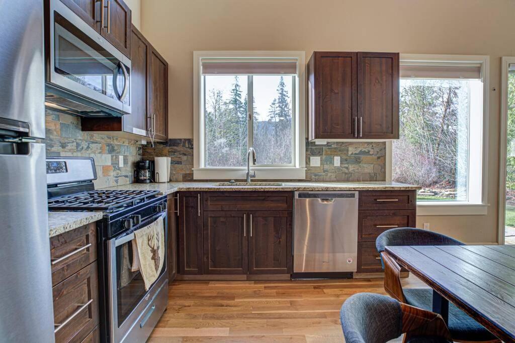Newly Built Modern Chalet Duplex - 1 Mount Hood Village Exterior photo